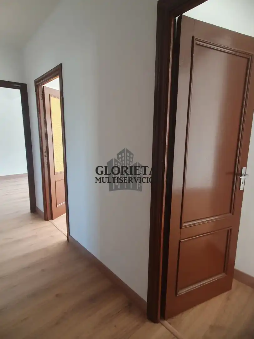 Piso en venta en Vigo  con Calefacción, Terraza y Trastero