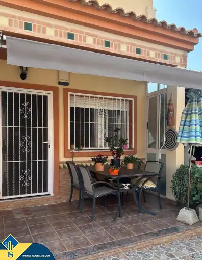 Chalet con piscina en venta en Orihuela Costa, imagen 4