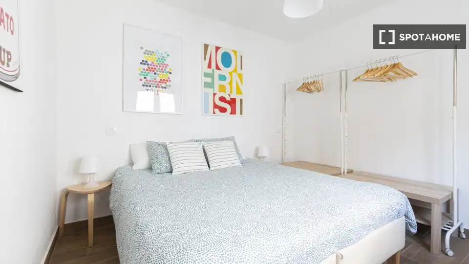 Bedroom of Flat for rent in Madrid  with Air Conditioner, Heating and Furnished
