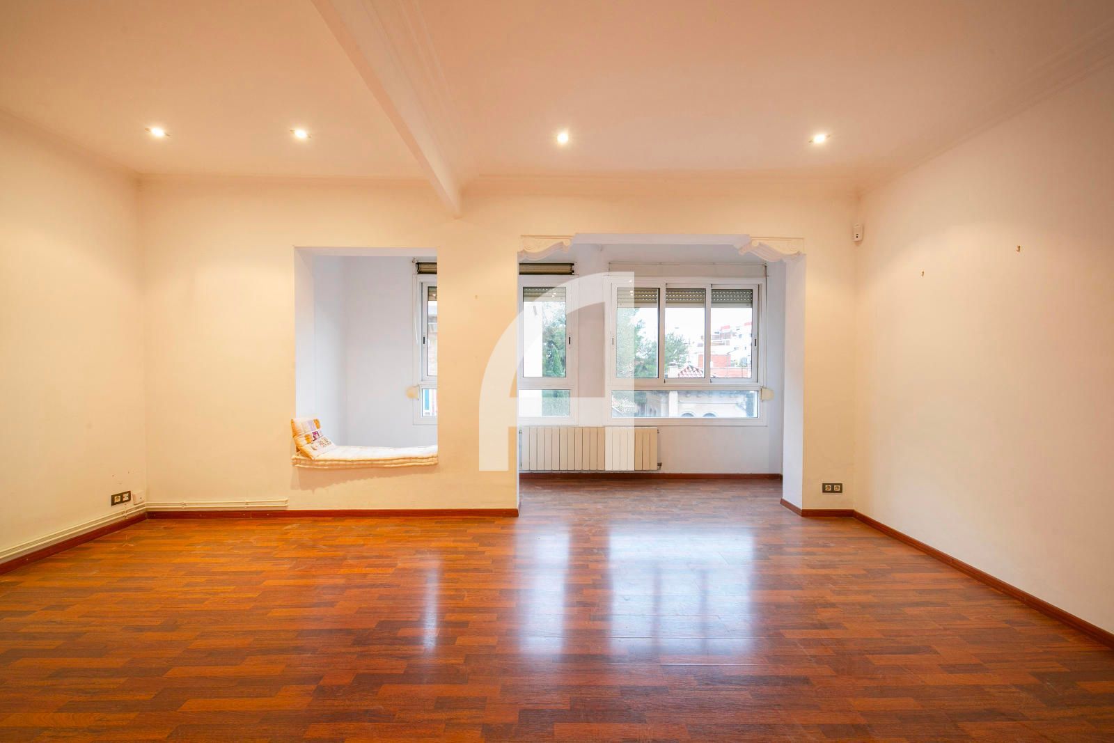 Flat for sale in  Barcelona Capital  with Air Conditioner, Heating and Parquet flooring