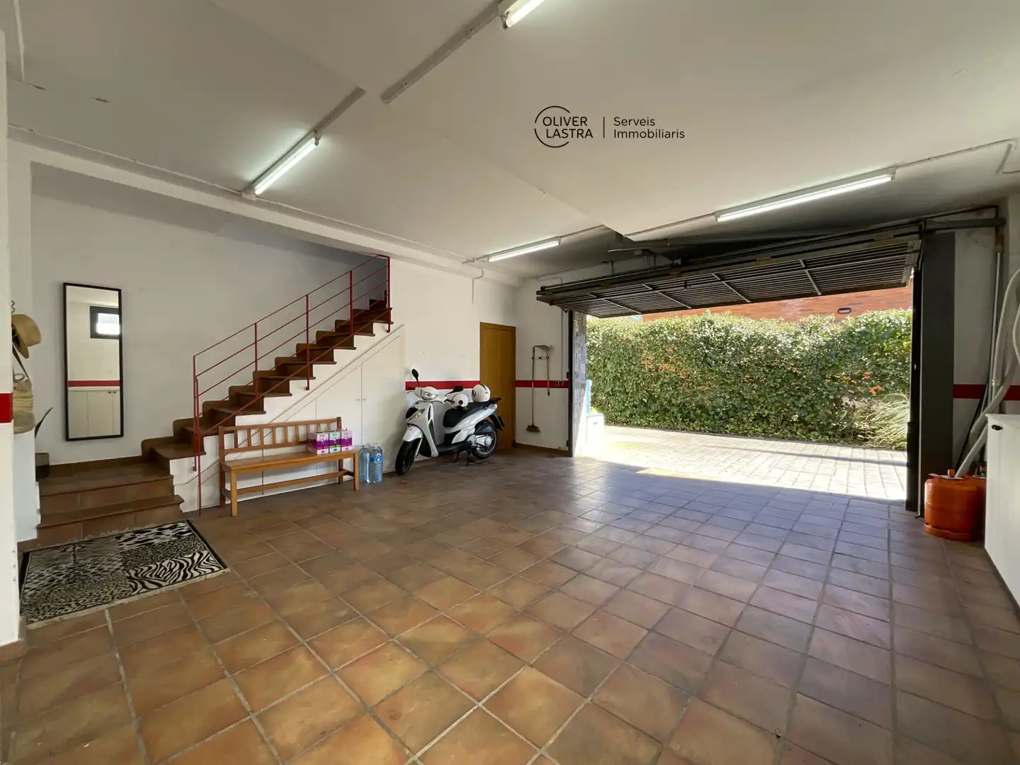 Parking de Casa o chalet en venta en Corbera de Llobregat con Aire acondicionado, Calefacción y Jardín privado