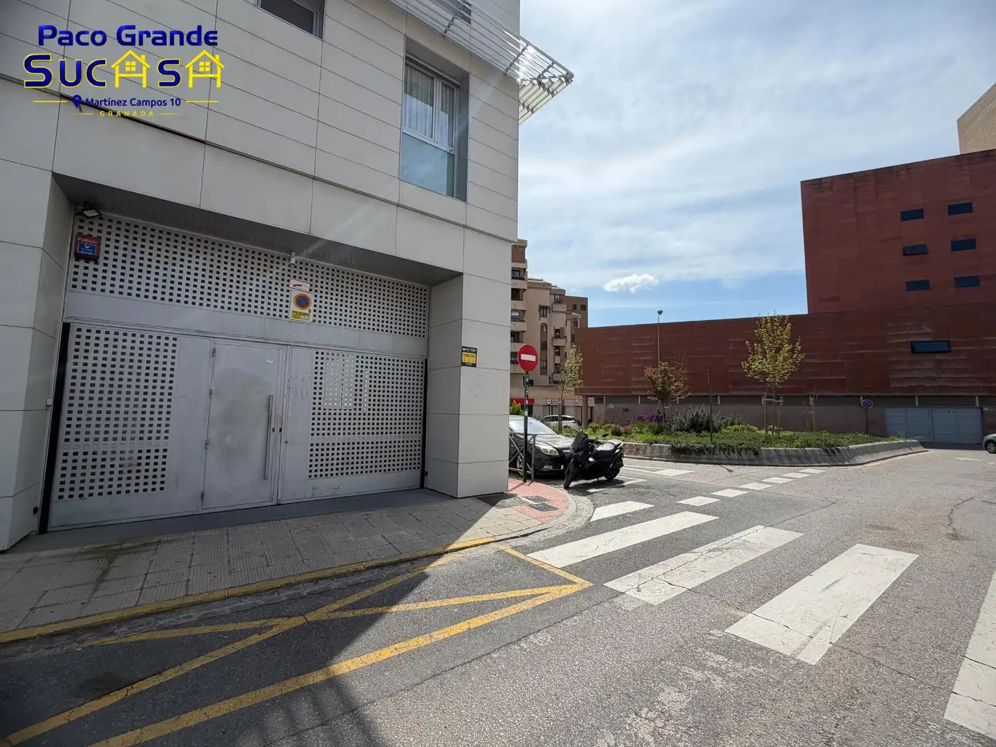 Parking of Flat for rent in Granada  with Air Conditioner, Heating and Parquet flooring