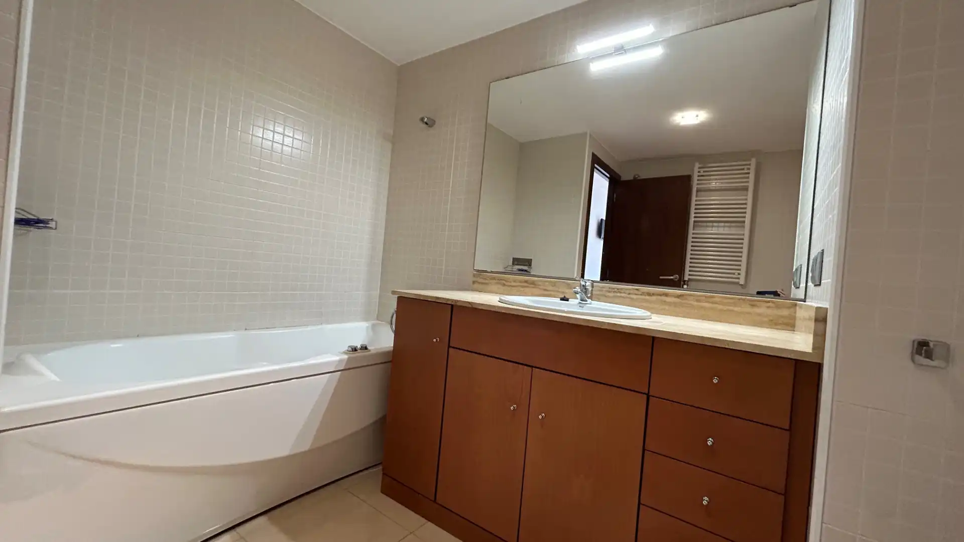 Bany de Pis en venda en Girona amb Aire condicionat, Calefacció i Parquet