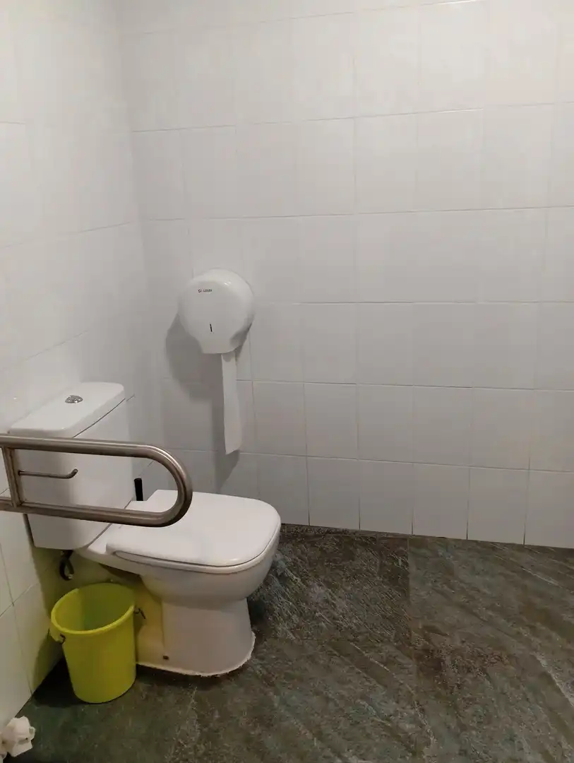Commercial properties for sale in Madrigal de la Vera