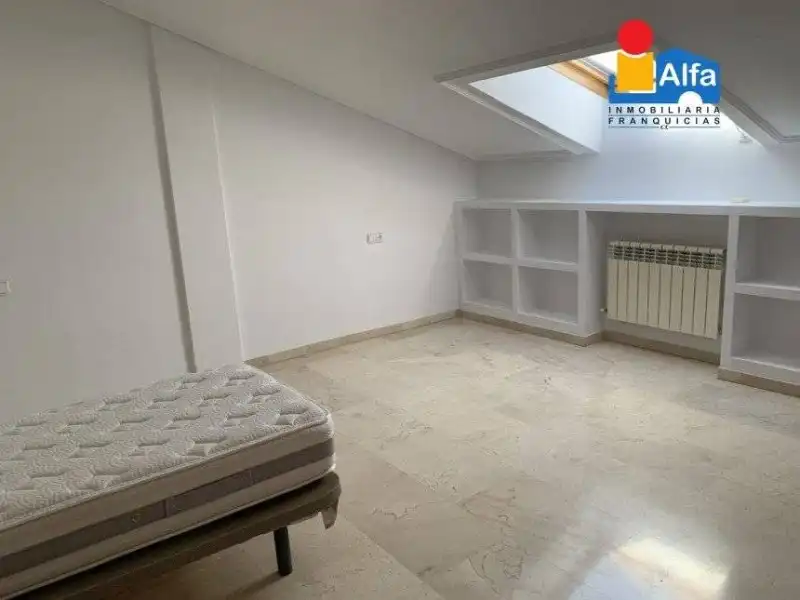 Dúplex de alquiler en Cáceres con Aire acondicionado y Calefacción