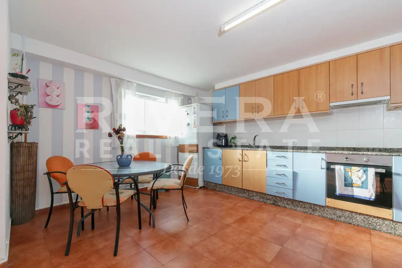 Cocina de Casa o chalet en venta en Vigo  con Calefacción, Jardín privado y Parquet