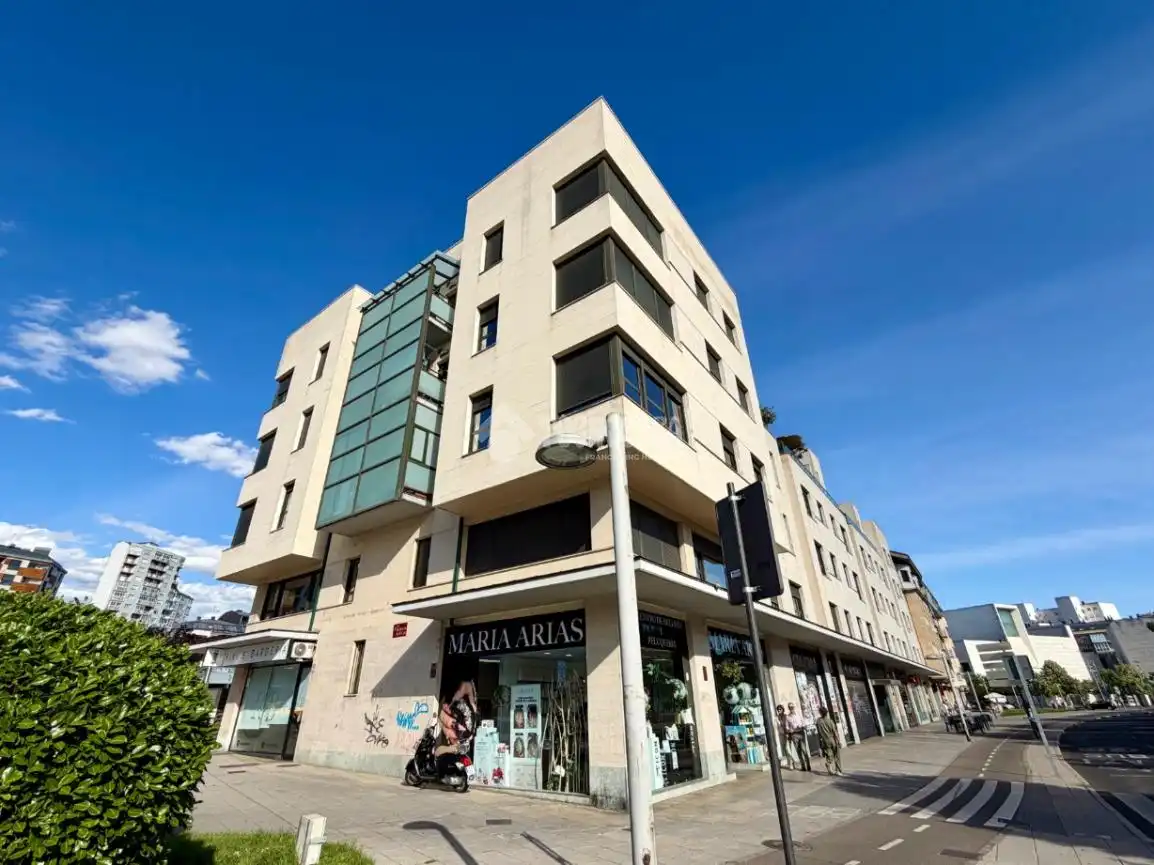 Außenansicht von Wohnung zum Verkauf in León Capital  mit Klimaanlage und Heizung