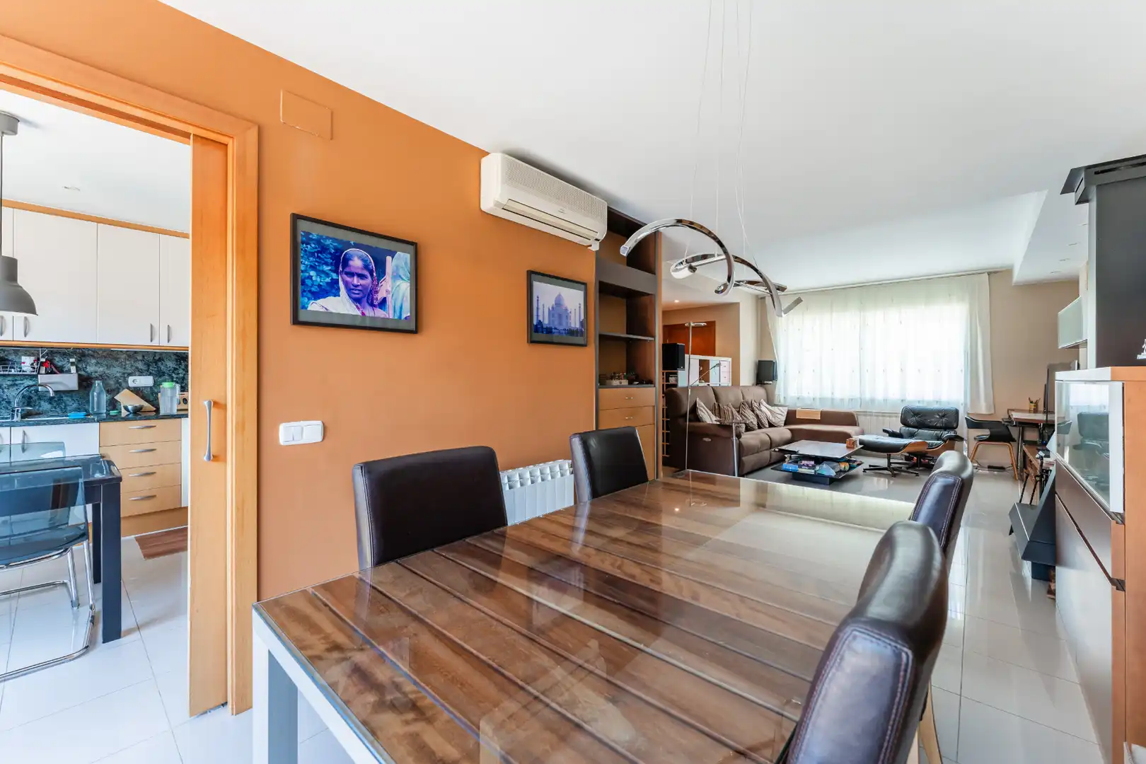 Sala d'estar de Casa adosada en venda en La Garriga amb Aire condicionat, Calefacció i Jardí privat