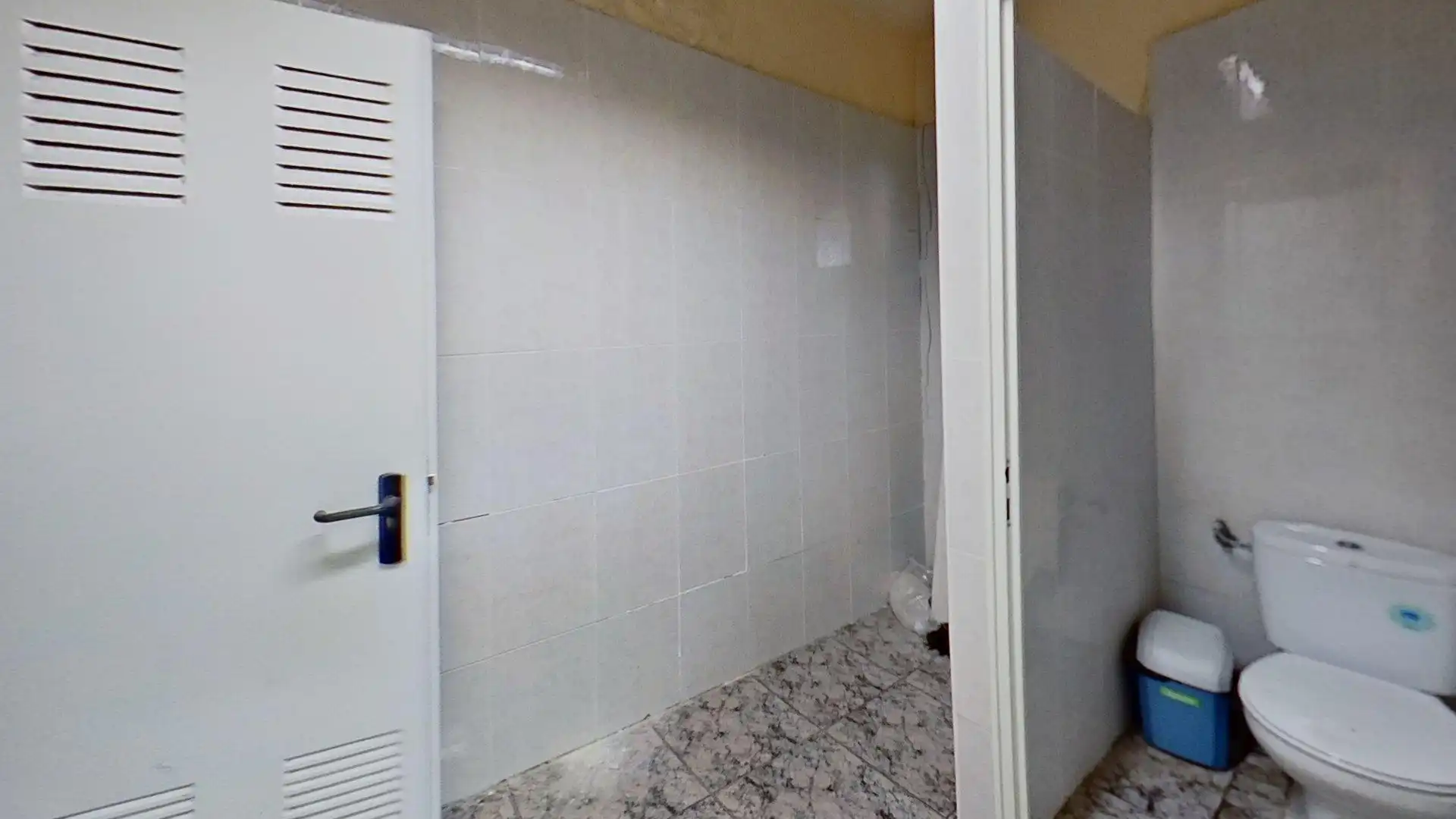 Bathroom of Industrial buildings for sale in Alicante / Alacant  with Alarm