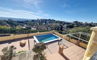 Vista exterior de Casa o xalet en venda en  Córdoba Capital amb Terrassa i Piscina