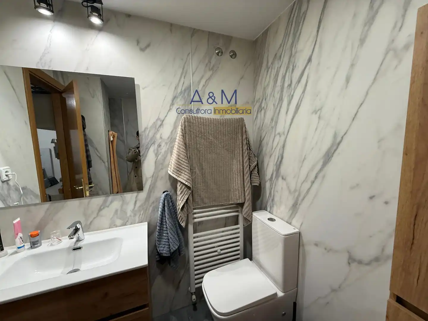 Baño de Ático en venta en Valladolid con Calefacción, Parquet y Terraza