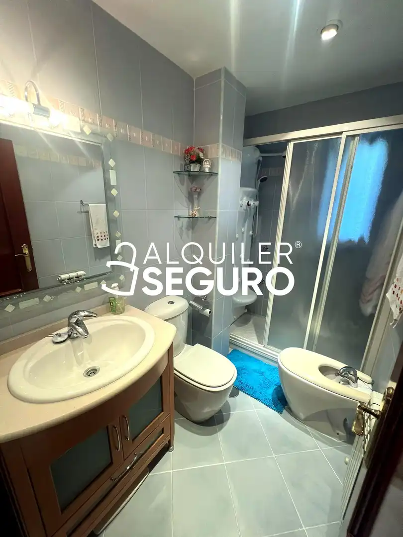 Bathroom of Flat for rent in Ciudad Lineal