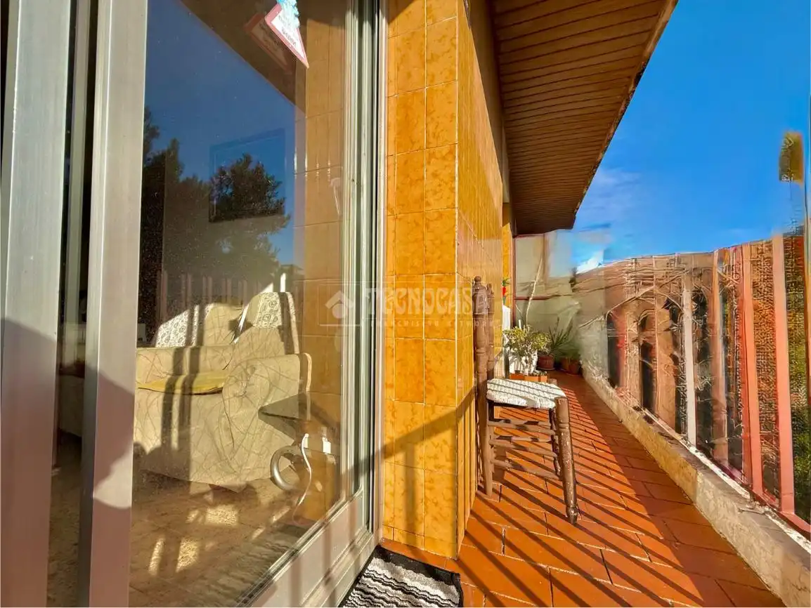 Terraza de Piso en venta en Santa Coloma de Gramenet con Balcón
