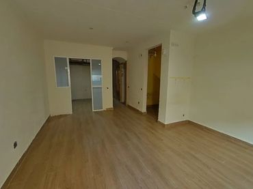 Bajo en venta en Carrer Mas Muní