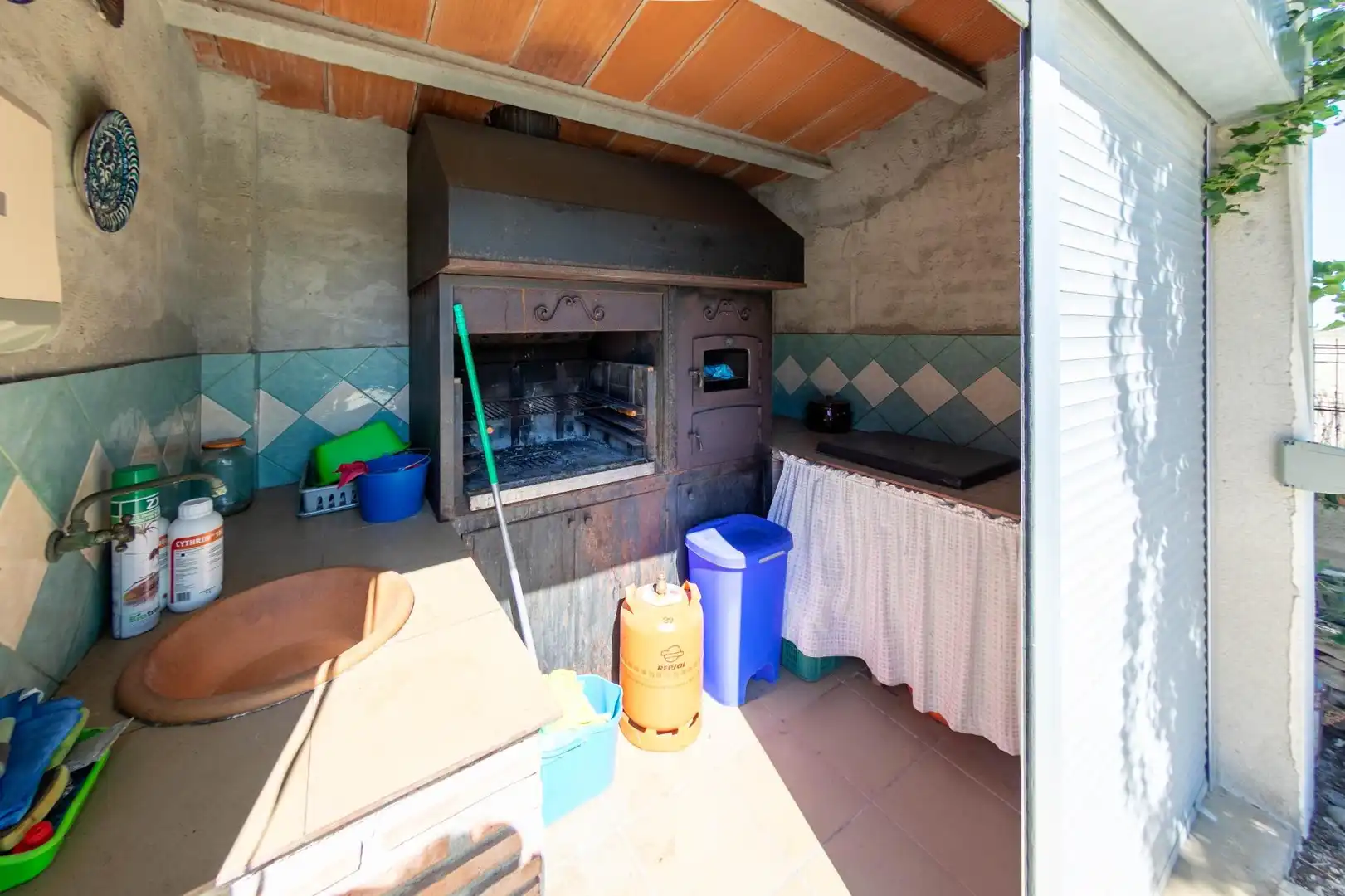 Cuina de Finca rústica en venda en Sant Jaume d'Enveja amb Terrassa