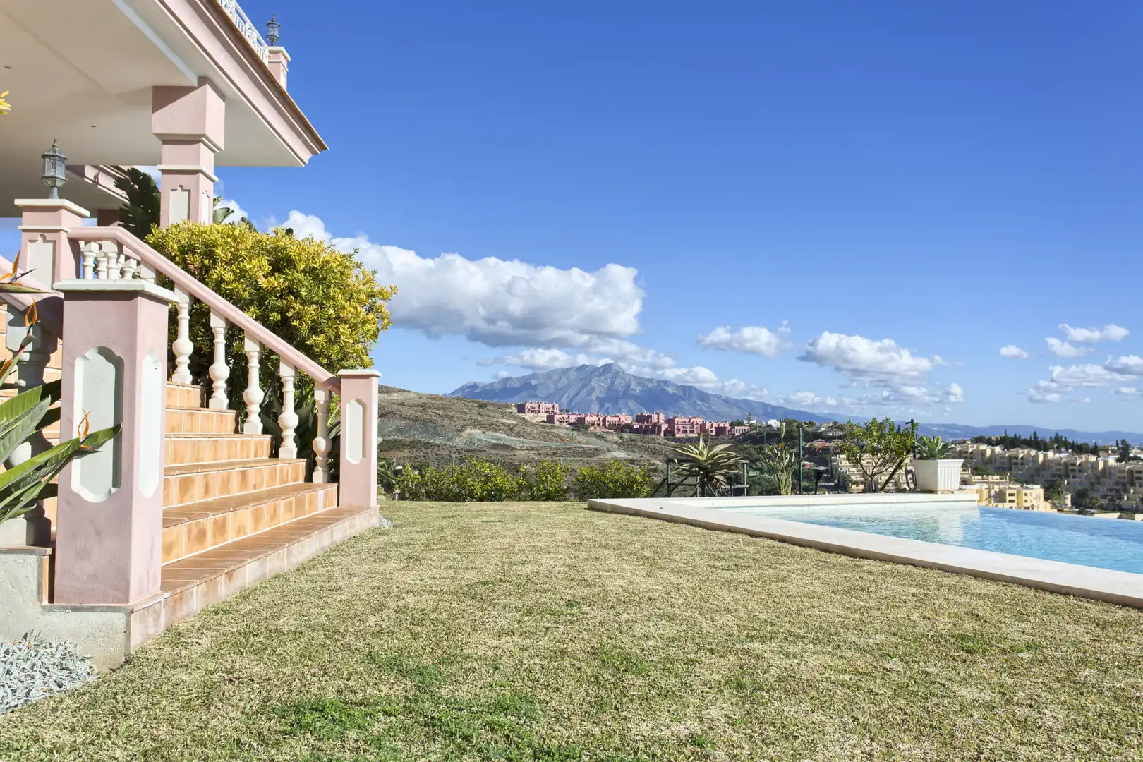 Casa con piscina en venta en Los Flamingos, imagen 8