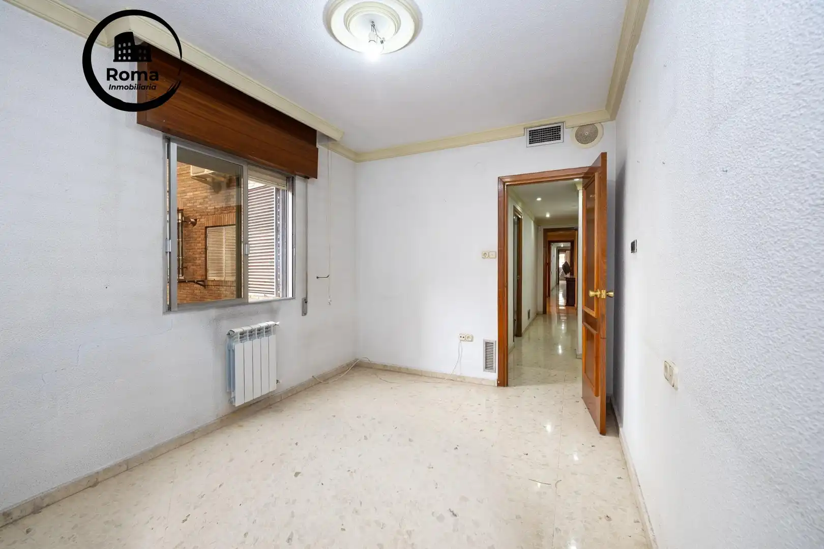 Flat for sale in Granada  with Air Conditioner, Heating and Balcony