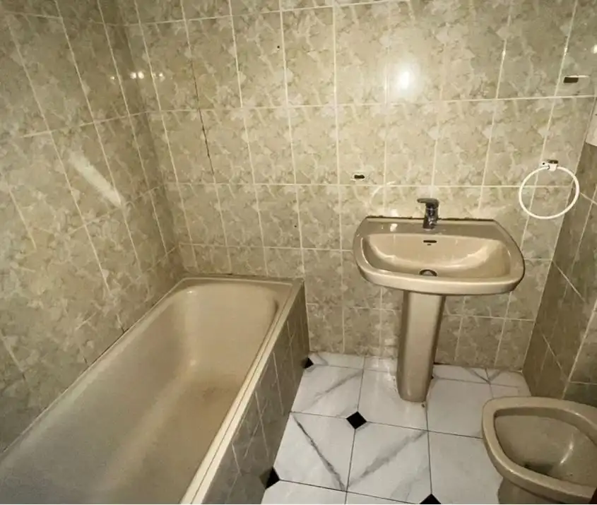 Badezimmer von Wohnung zum Verkauf in Villarrobledo mit Balkon