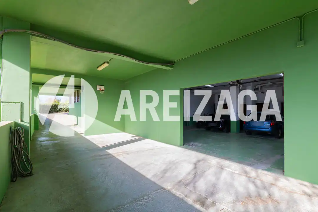 Parking de Piso en venta en Donostia - San Sebastián  con Calefacción, Terraza y Trastero