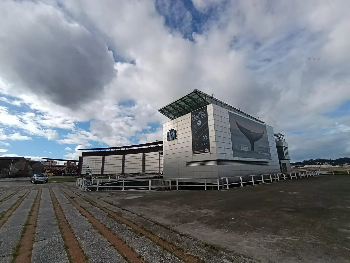 Vista exterior de Pis en venda en Gijón  amb Calefacció, Terrassa i Traster
