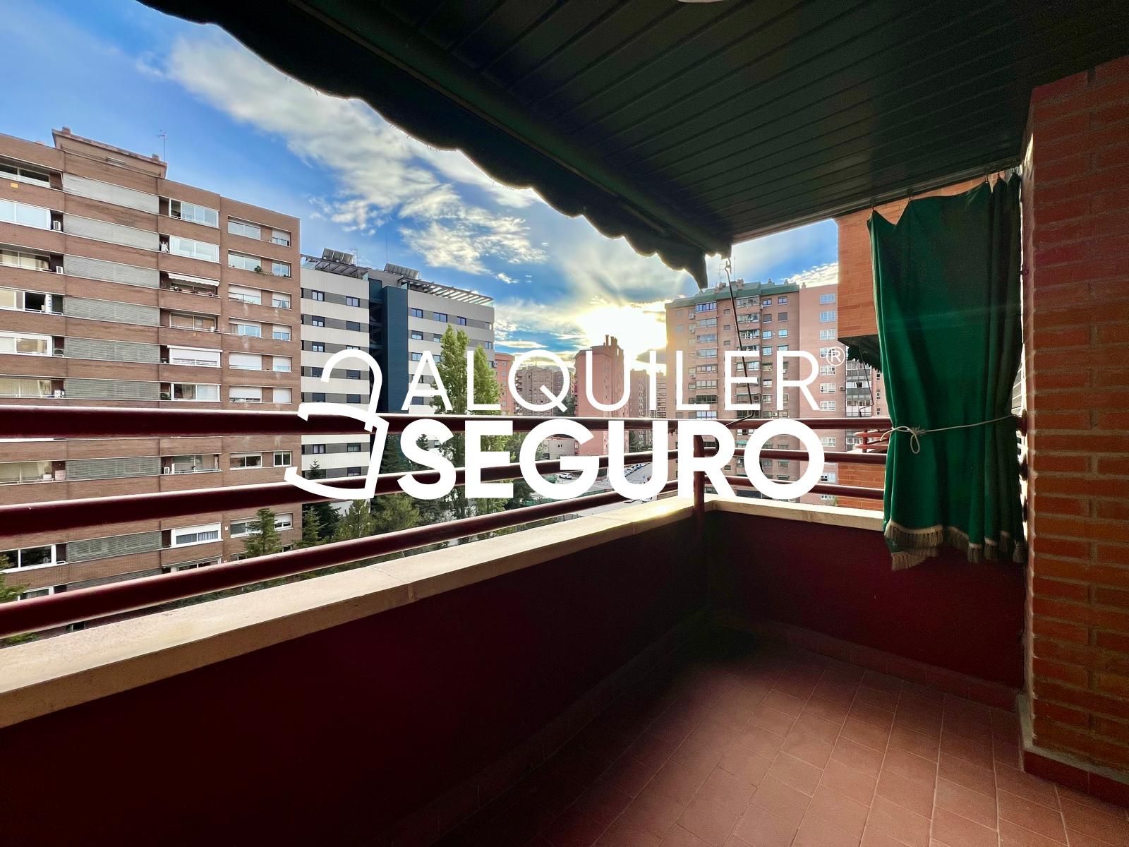 Vista exterior de Pis de lloguer en  Madrid Capital amb Aire condicionat, Calefacció i Terrassa