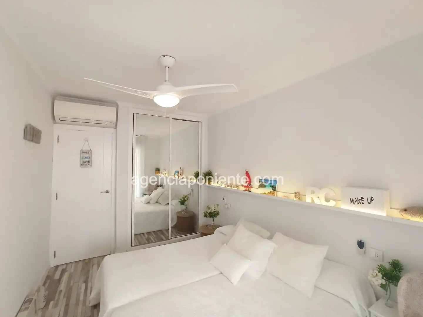 Habitación de Apartamento de alquiler en Finestrat con Aire acondicionado, Terraza y Amueblado
