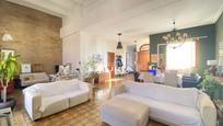 Living room of Flat for sale in  Valencia Capital  with Air Conditioner and Balcony