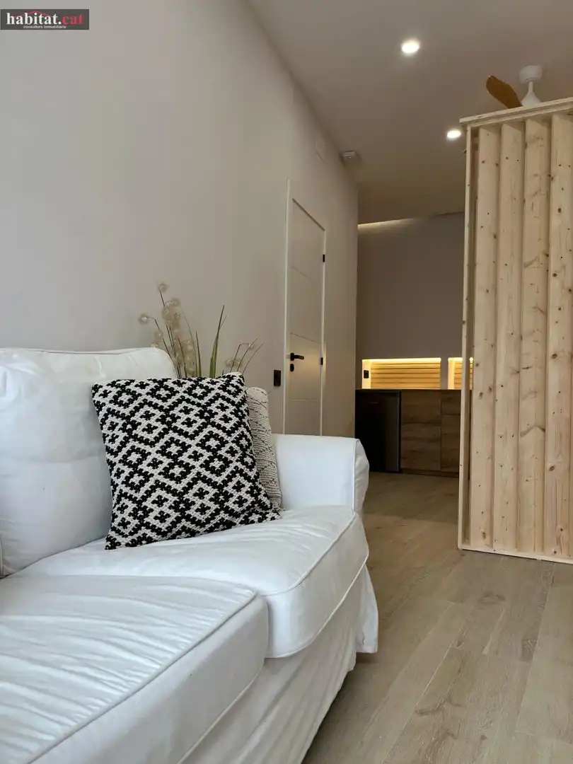 Sala de estar de Oficina en venta en Vilanova i la Geltrú con Calefacción