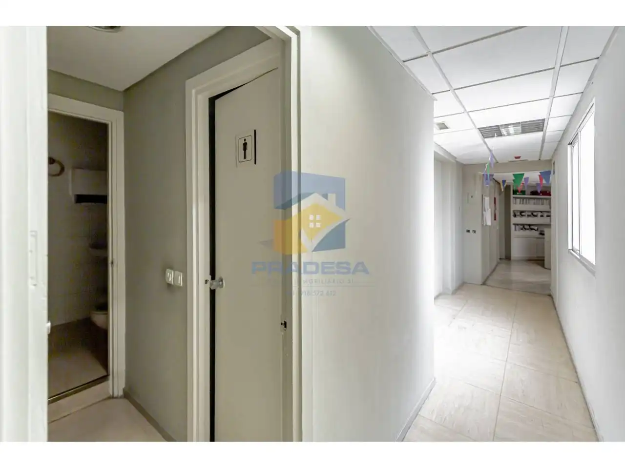 Office for sale in Madrid  with Air Conditioner and Alarm