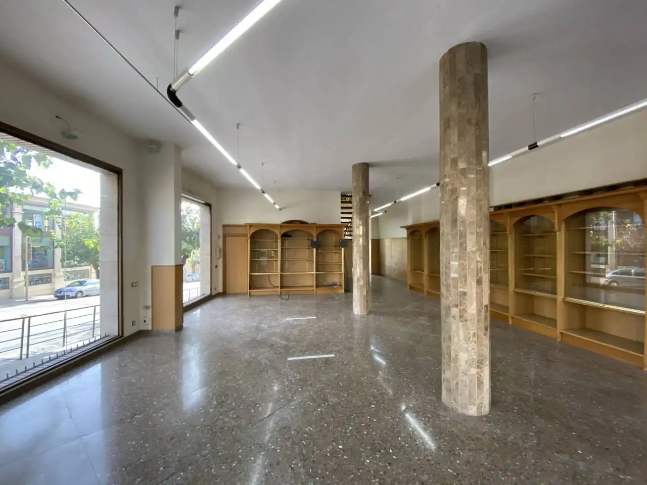 Local comercial de lloguer a Plaza PAU CASALS, imagen 3