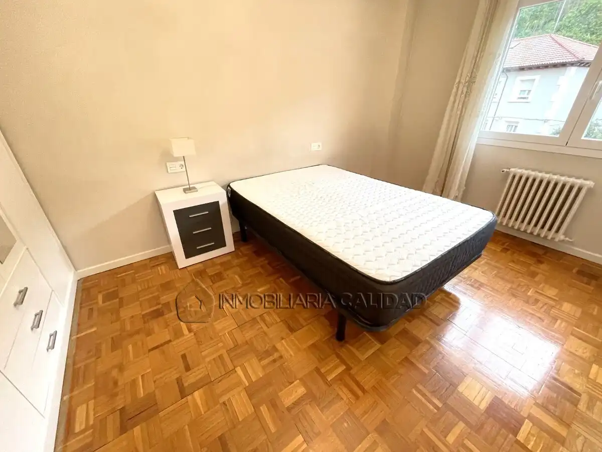 Bedroom of Flat for rent in Burgos  with Heating and Furnished