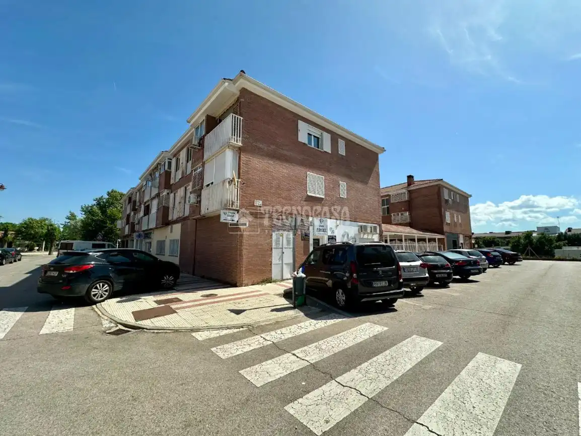 Vista exterior de Piso en venta en Marchamalo con Aire acondicionado y Terraza