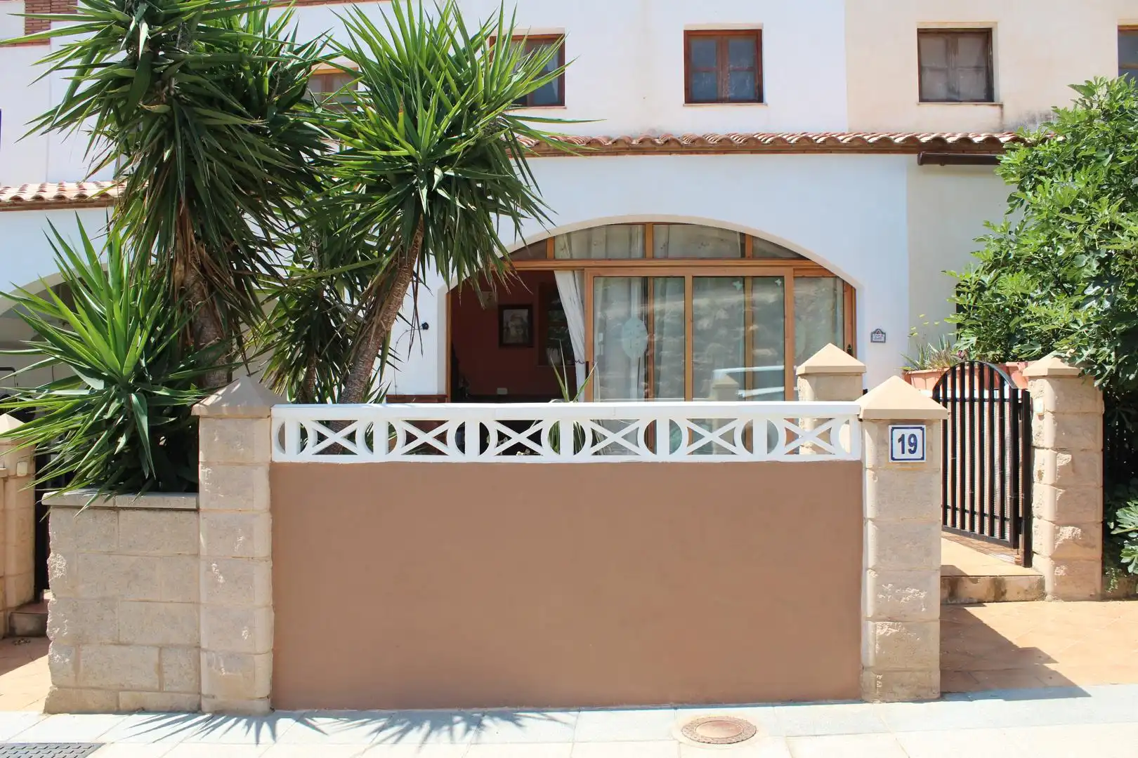 Vista exterior de Casa adosada en venta en Enix con Aire acondicionado, Calefacción y Jardín privado