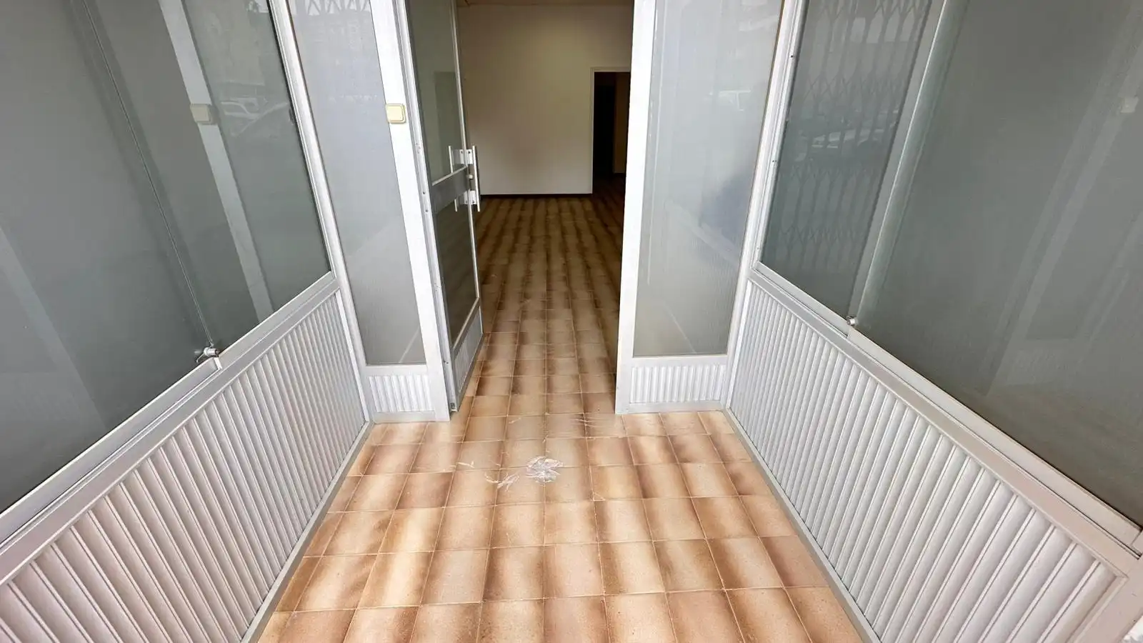Gewerbefläche zum Verkauf in Calle del Farmacéutico Trullenque, imagen 4