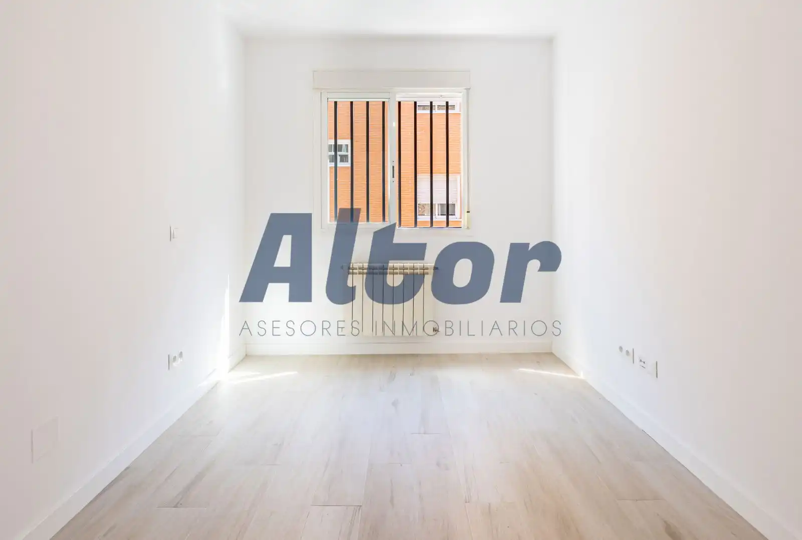 Bedroom of Flat for sale in Madrid  with Air Conditioner, Heating and Storage room