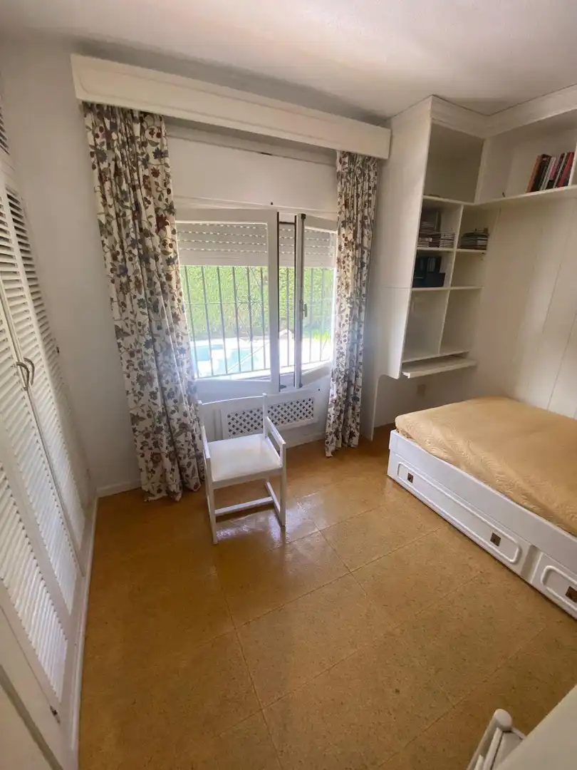 Habitación de Casa o chalet en venta en Fuengirola con Aire acondicionado, Jardín privado y Trastero
