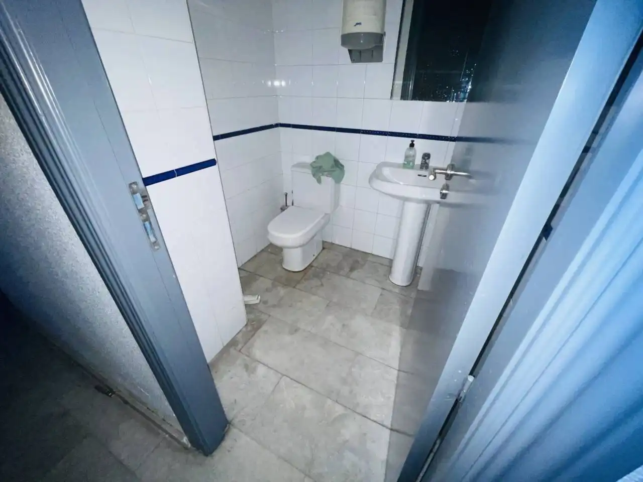 Bathroom of Commercial properties for sale in Murcia  with Air Conditioner