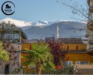 Vista exterior de Pis en venda en  Granada Capital amb Aire condicionat, Calefacció i Jardí privat