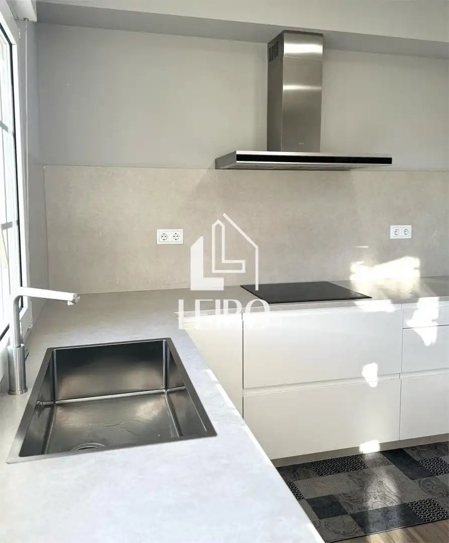 Cuina de Casa o xalet en venda en A Illa de Arousa  amb Calefacció, Terrassa i Traster