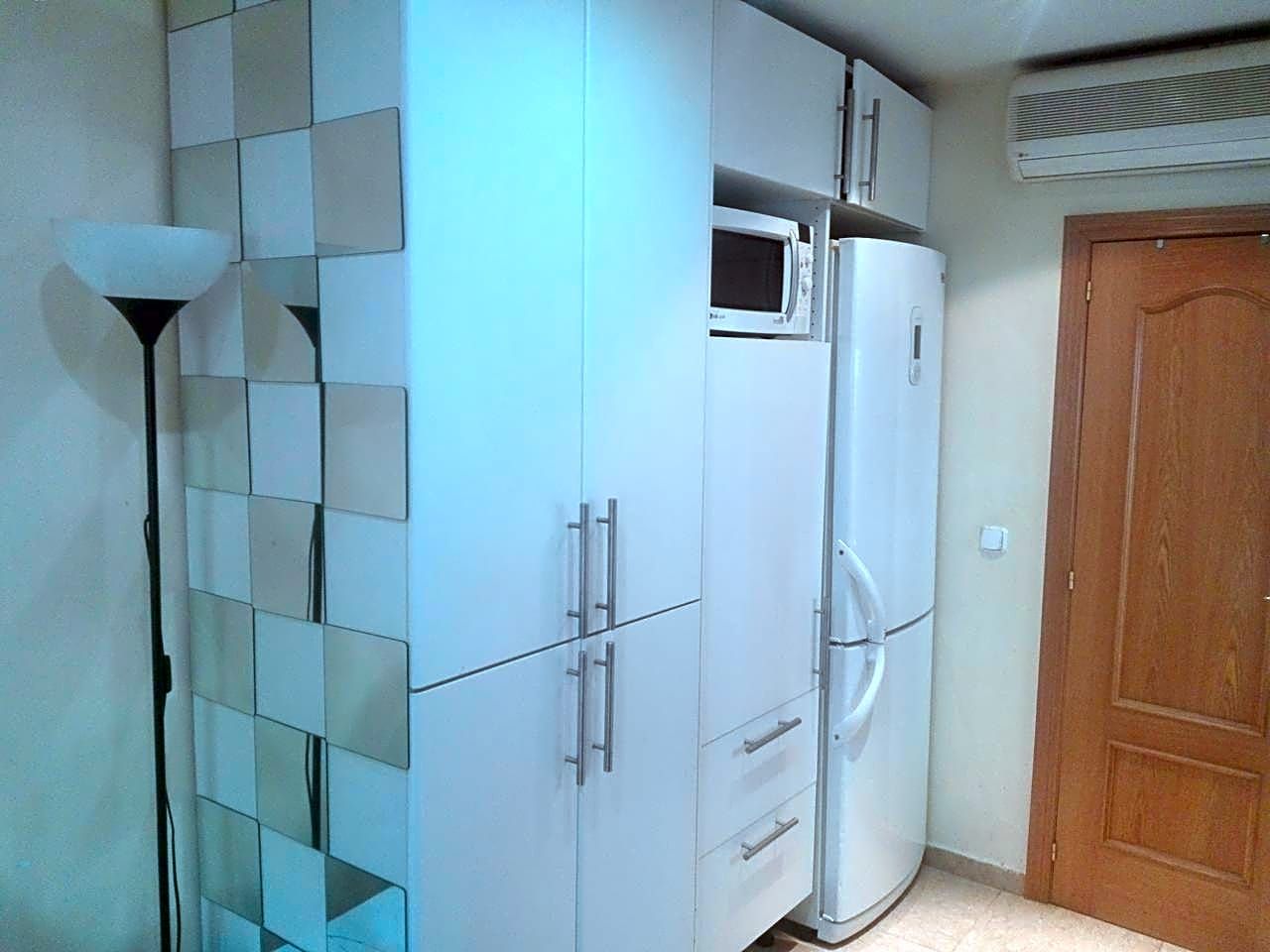 Cocina de Estudio de alquiler en  Madrid Capital con Aire acondicionado, Calefacción y Amueblado