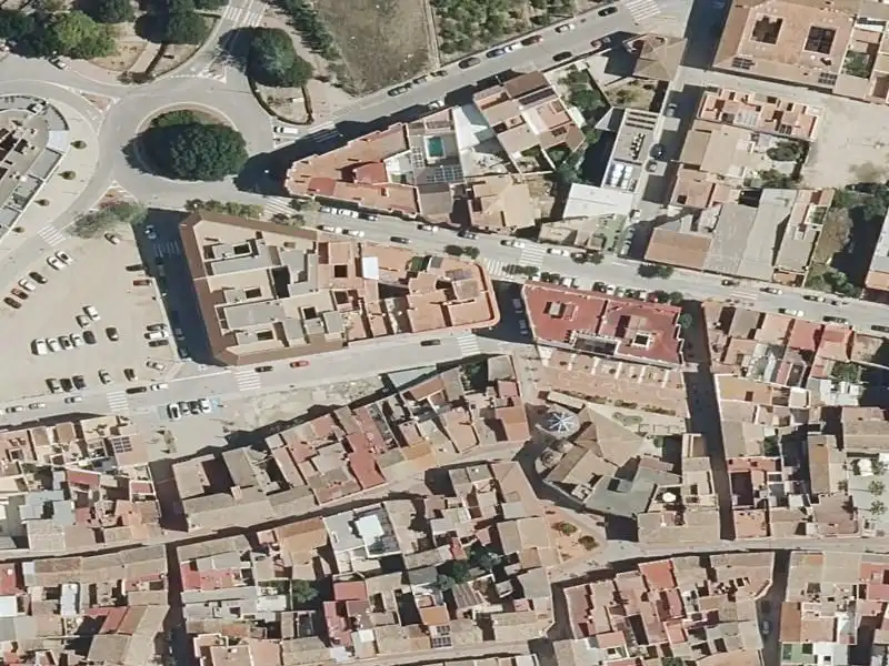 Casa en venda a CL. Llavadors, Nº 4 y 10. Cal 2-10 3 Planta Baja