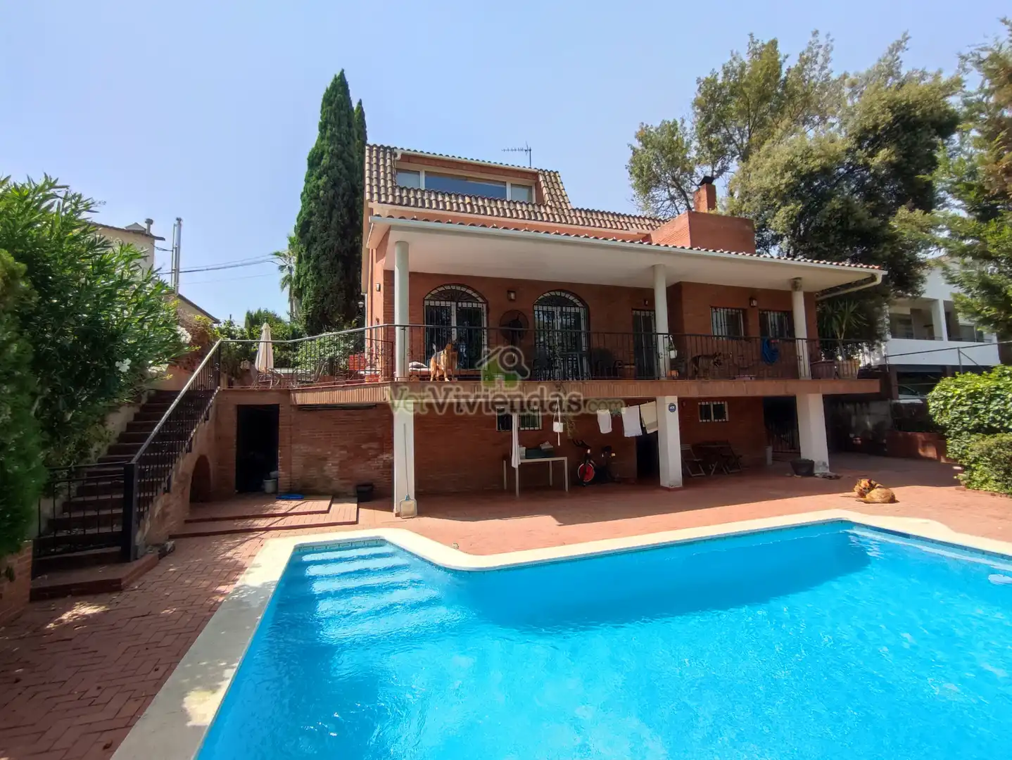 Vista exterior de Casa o xalet en venda en Esparreguera amb Aire condicionat, Calefacció i Jardí privat