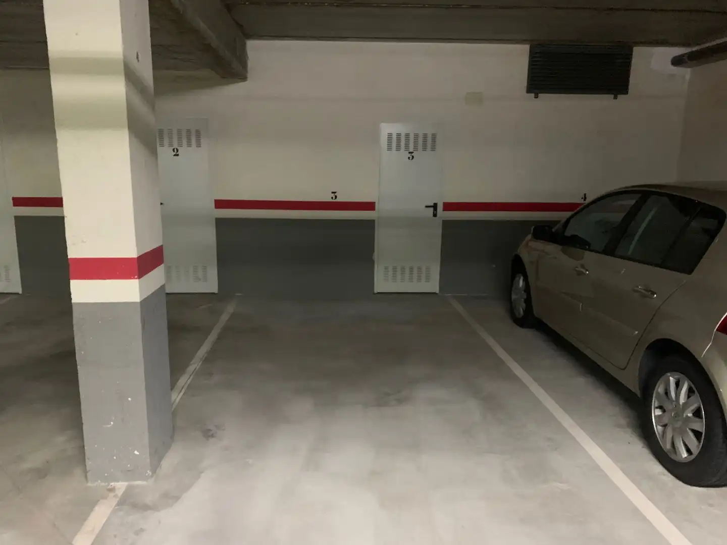 Parkplatz von Garage zum Verkauf in Ávila