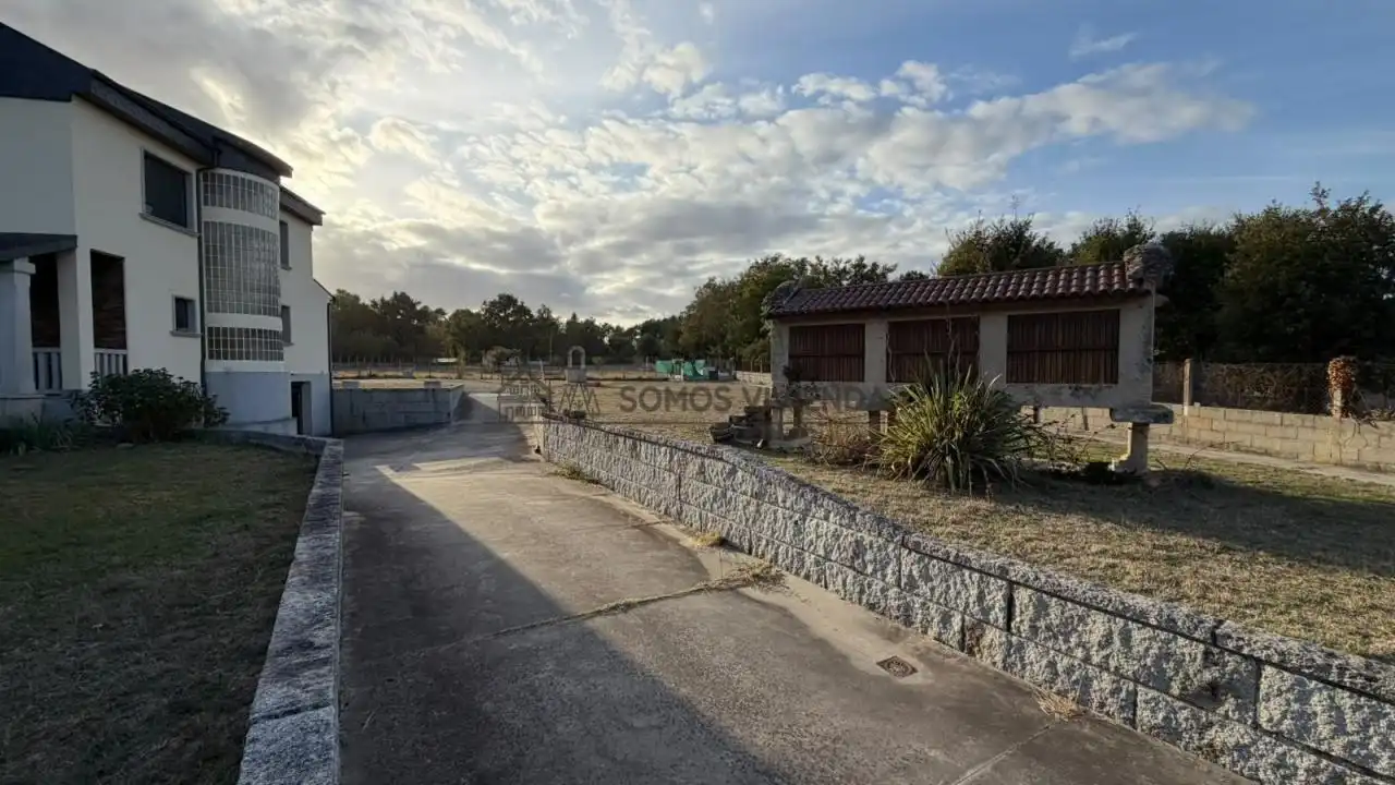 Houses for sale in San Cibrao das Viñas  with Heating, Private garden and Storage room