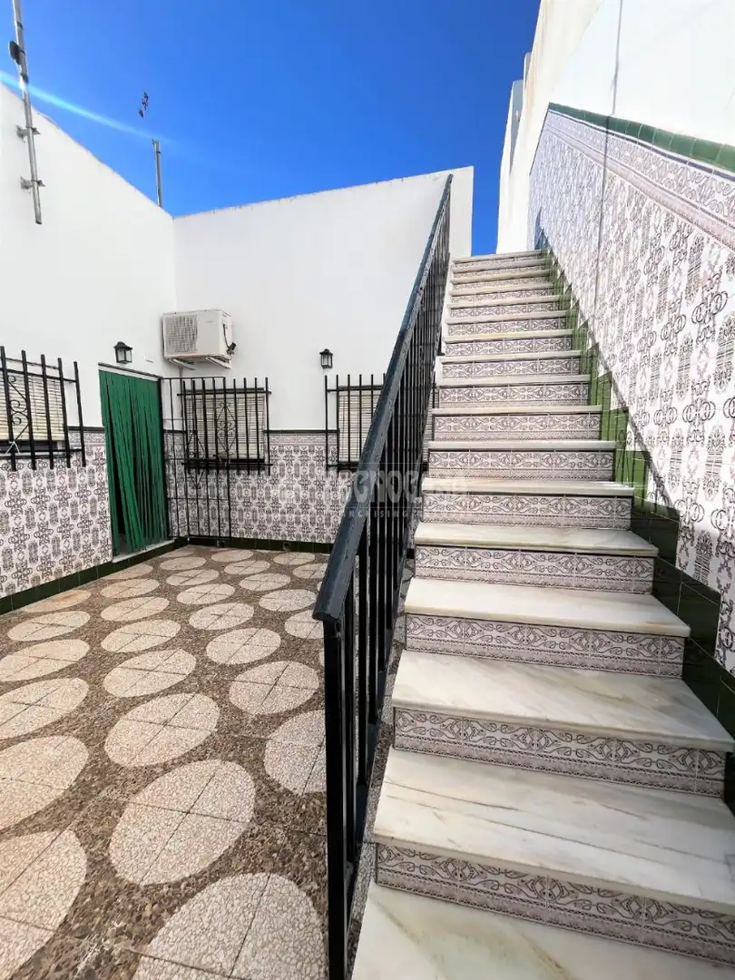 Detached homes for sale in San Fernando  with Air Conditioner, Balcony and Alarm