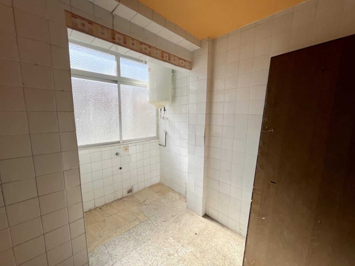 Flat for sale in San Alberto - La Alcubilla - Florisol, Bailén - Miraflores, Málaga Capital