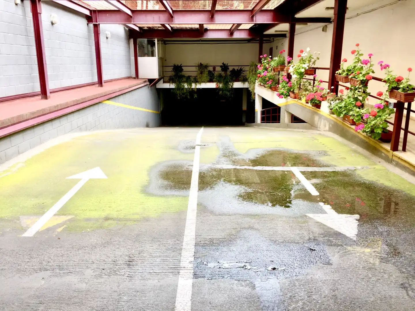 Parking of Garage for rent in Madrid  with Alarm