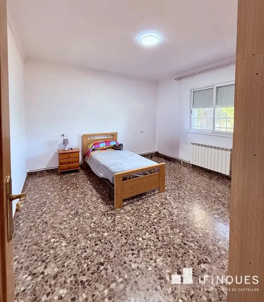 Dormitori de Finca rústica en venda en Castellar del Vallès amb Aire condicionat, Jardí privat i Terrassa