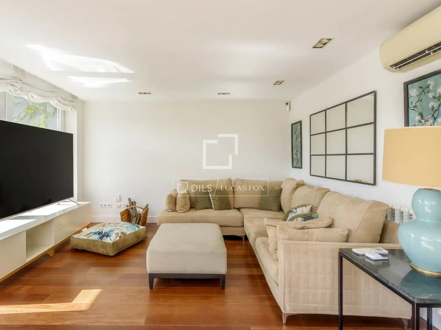 Wohnzimmer von Dachboden zur Miete in Madrid mit Klimaanlage, Heizung und Parkett