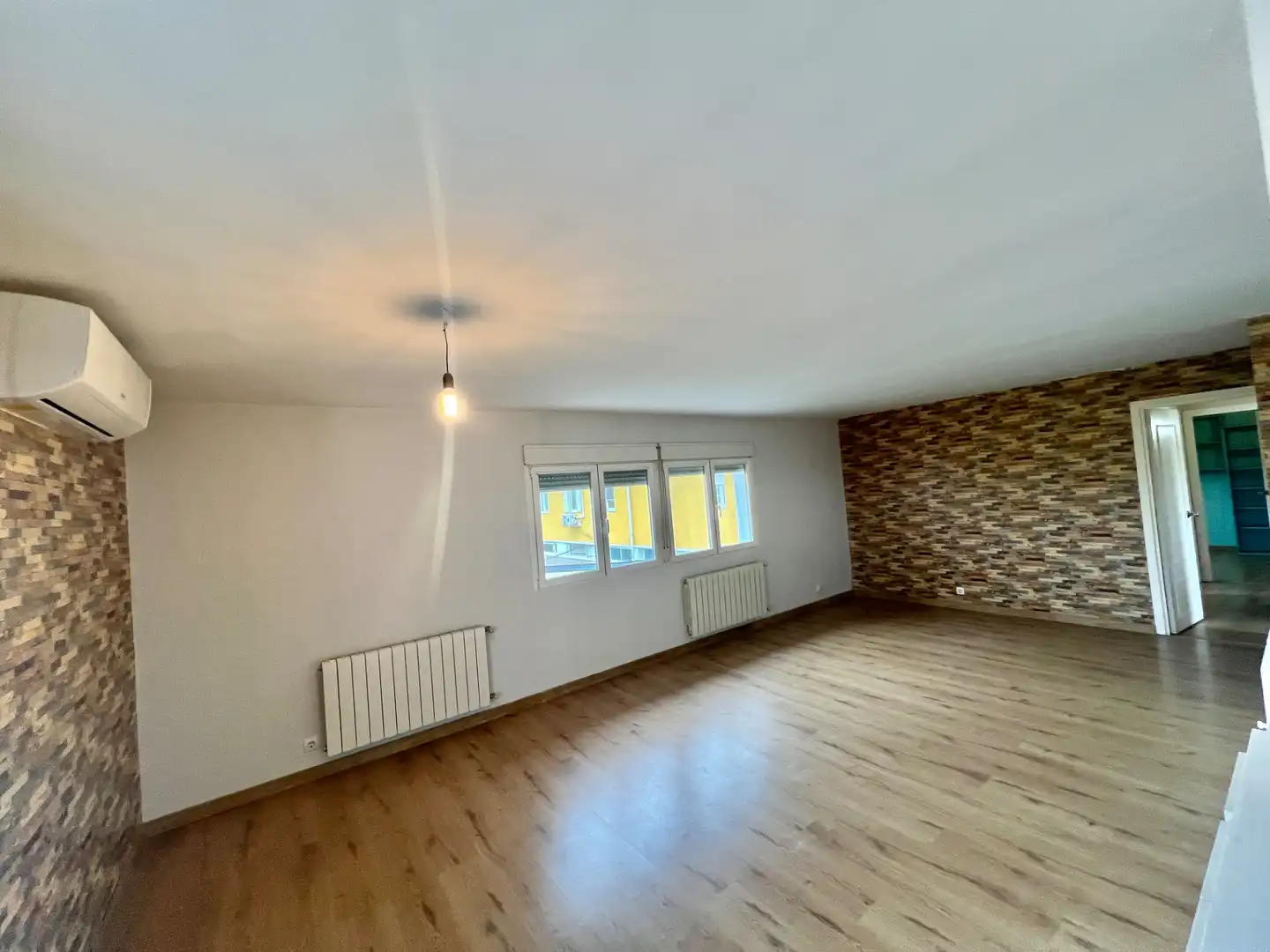 Sala d'estar de Àtic de lloguer en El Escorial amb Calefacció, Terrassa i Traster